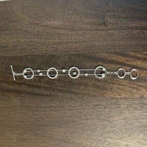 ❌ SOLD ❌ Swarovski silver tone bracelet